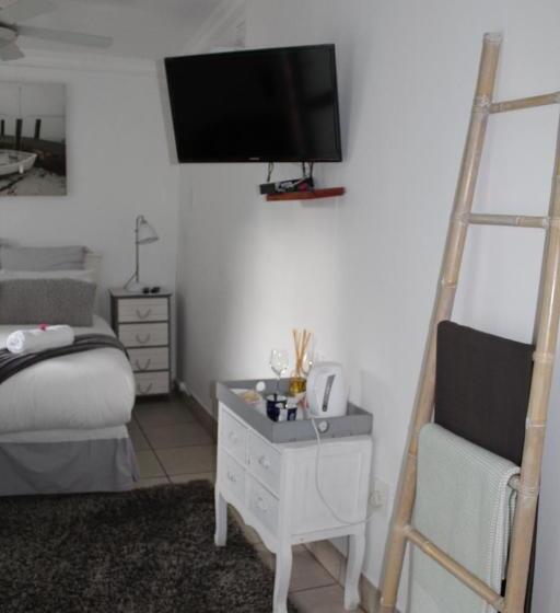 Номер Стандарт Вид на Сад, Blue S Guest House