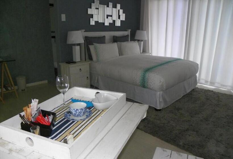 Номер Стандарт Вид на Бассейн, Blue S Guest House