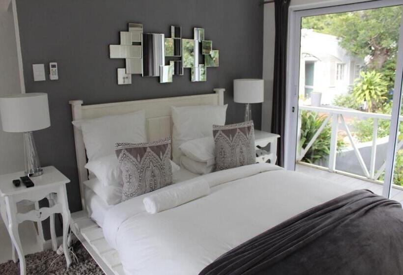 Номер Стандарт Вид на Бассейн, Blue S Guest House