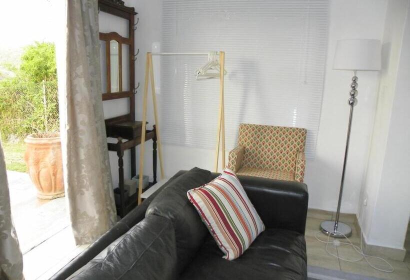 Номер Стандарт Вид на Море, Blue S Guest House