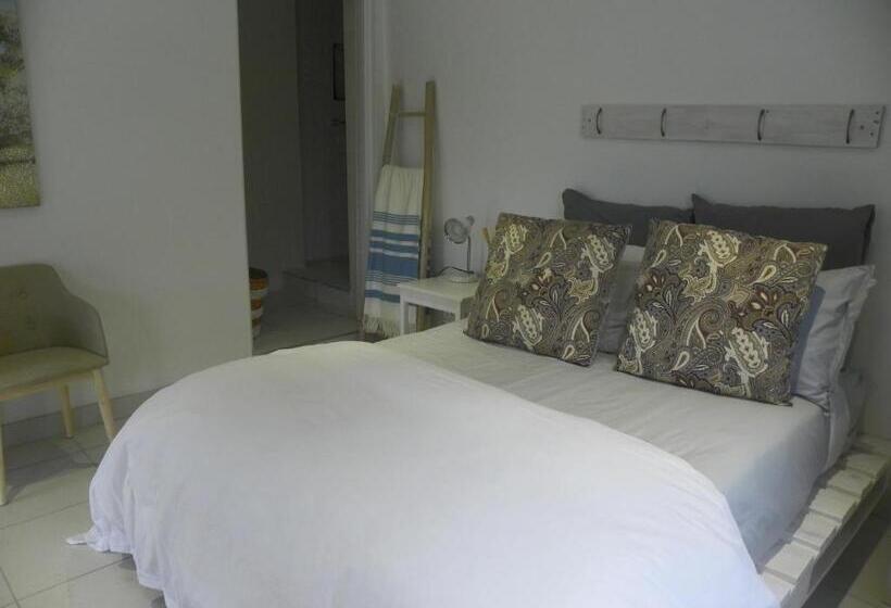 Номер Стандарт Вид на Море, Blue S Guest House