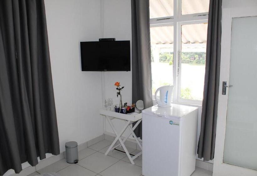 Номер Стандарт Вид на Море, Blue S Guest House