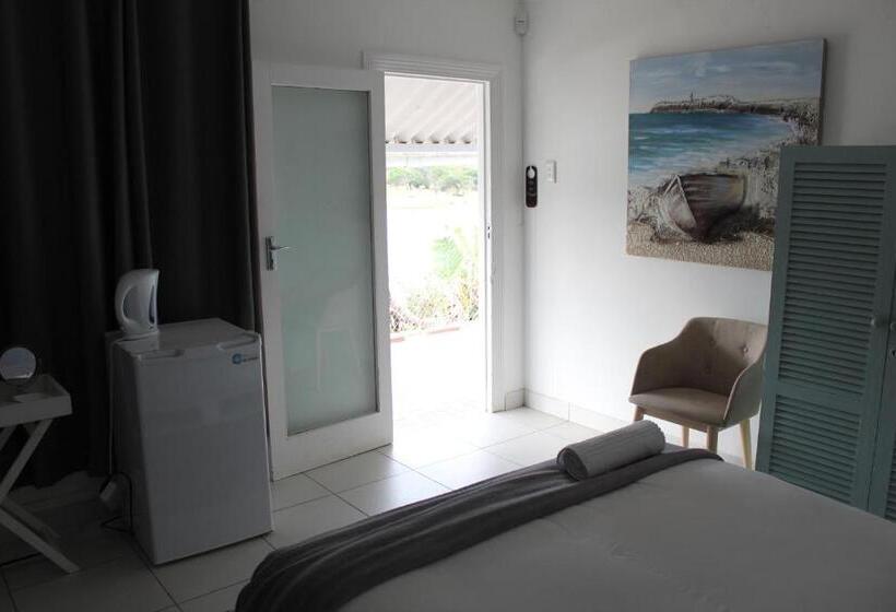 Номер Стандарт Вид на Море, Blue S Guest House