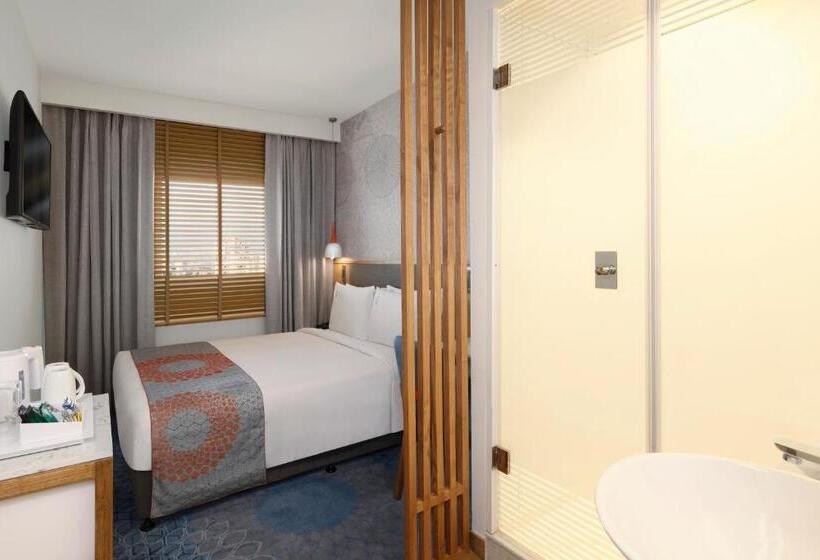 Номер Стандарт, Holiday Inn Express Hyderabad Banjara Hills, An Ihg