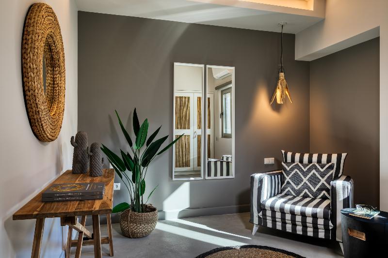 바다 전망 스위트, Crystal Waters