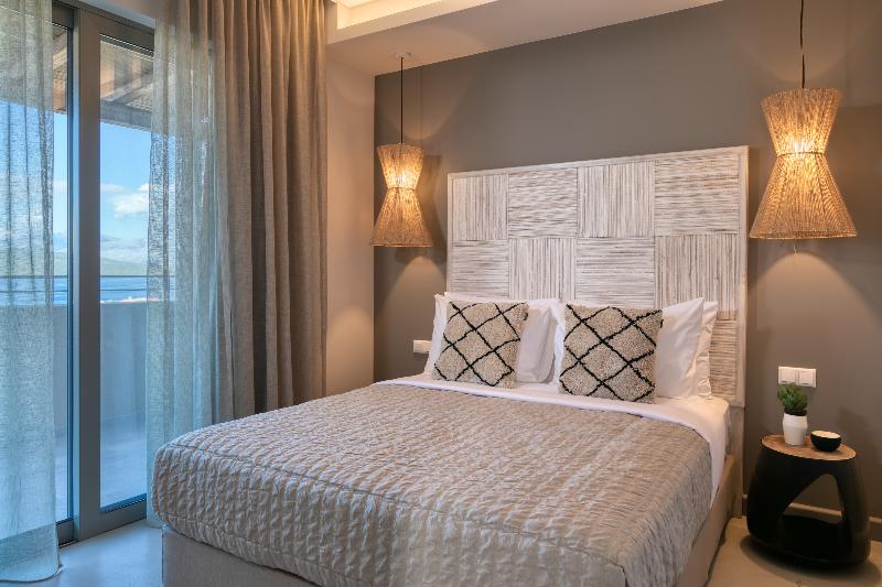 바다 전망 스위트, Crystal Waters