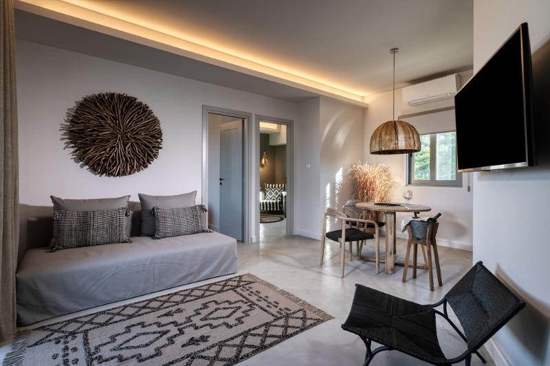 바다 전망 스위트, Crystal Waters