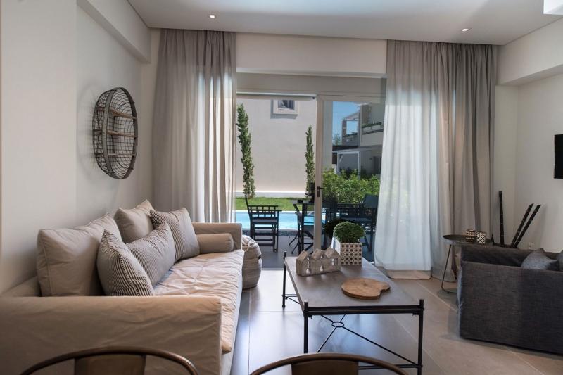 가든 전망 스위트, Crystal Waters