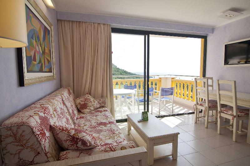 가든 전망 스위트, Crystal Waters