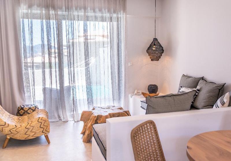 측면 바다 전망 스위트, Crystal Waters