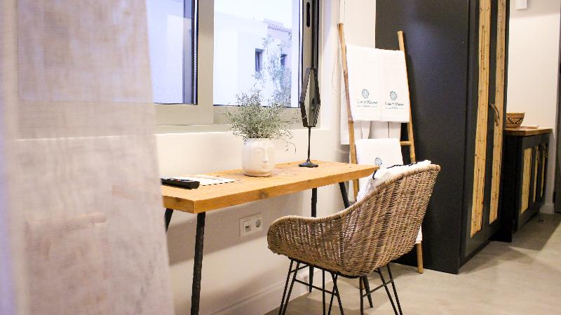 스탠다드 룸, Crystal Waters