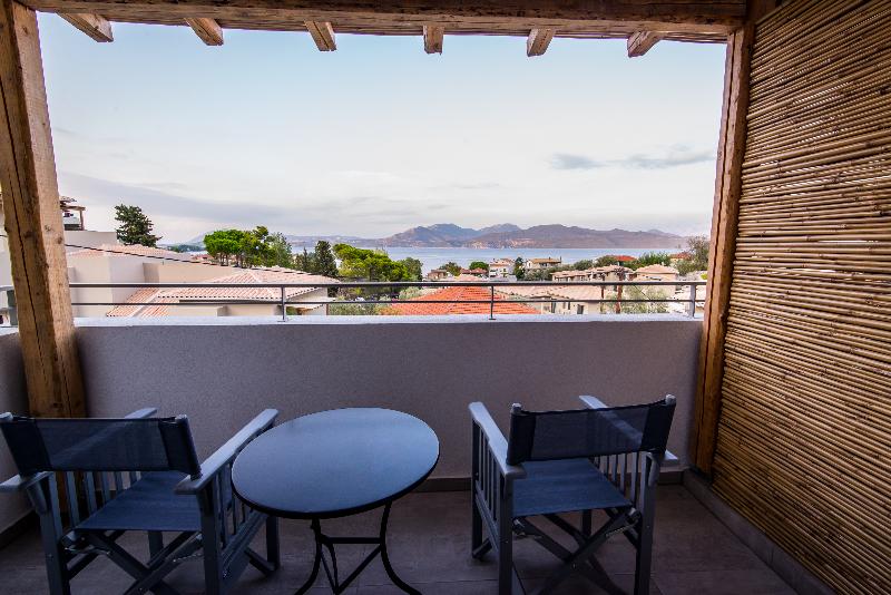 스탠다드 룸 측면 바다 전망, Crystal Waters