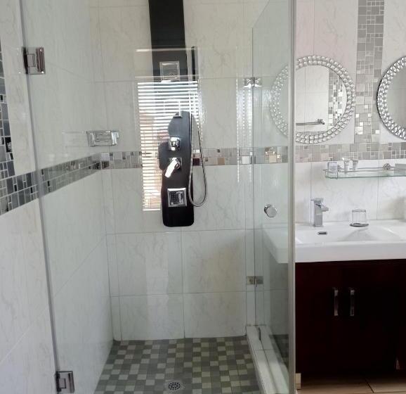 Люкс, Estoby Executive Guest House