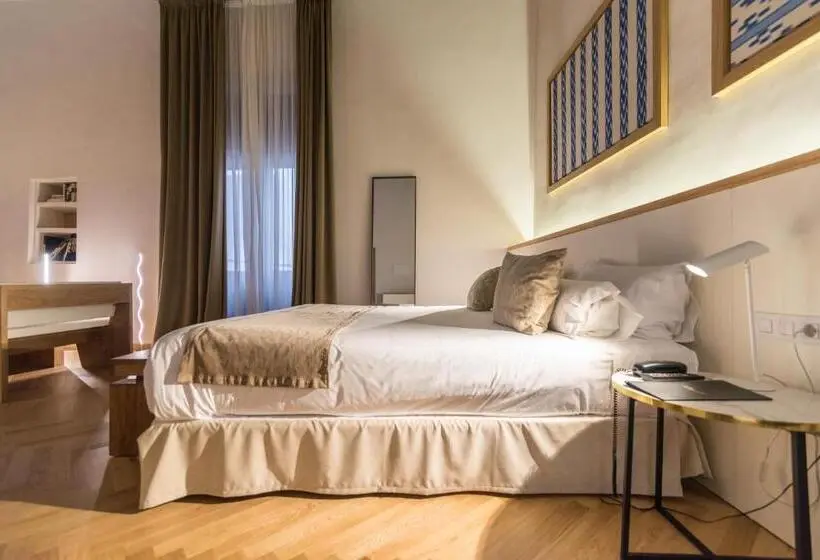 Suite, Icon Rosetó