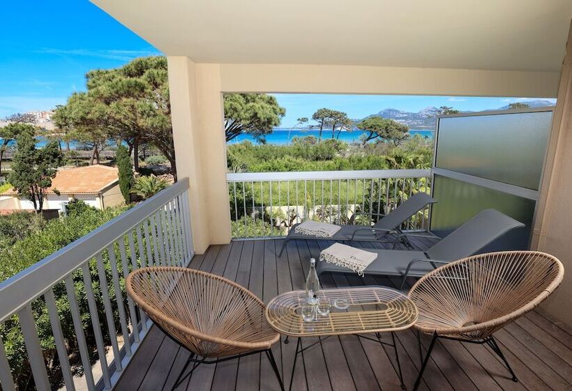 Cameră Superioară cu Vedere spre Mare, Onda