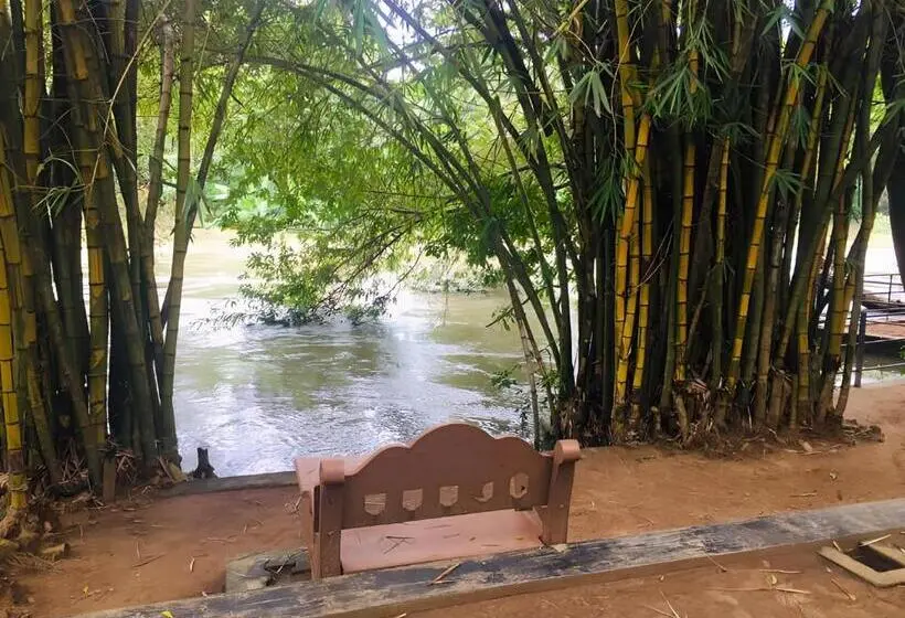 Talo 1 Makuuhuone, Yala River Face Inn