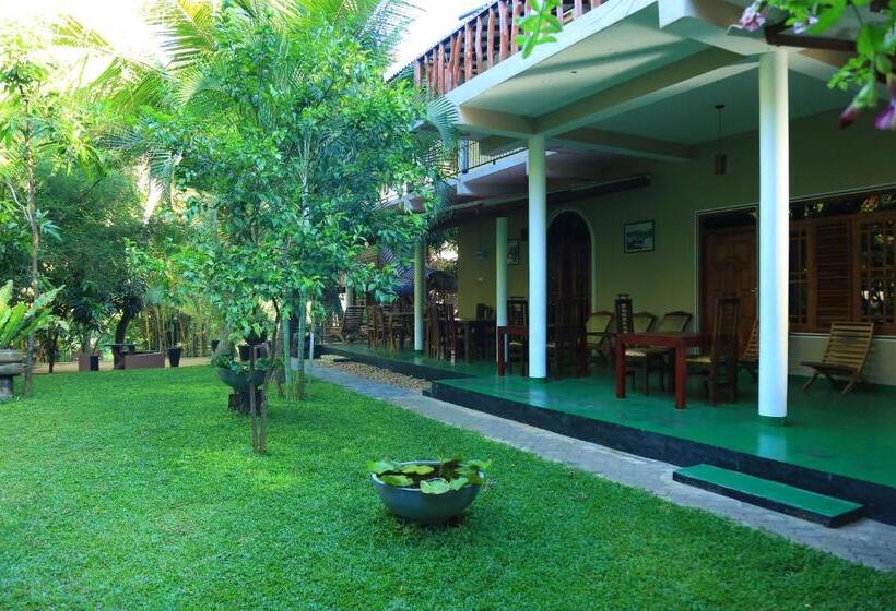 Семейный Номер Вид на Сад, Yala River Face Inn