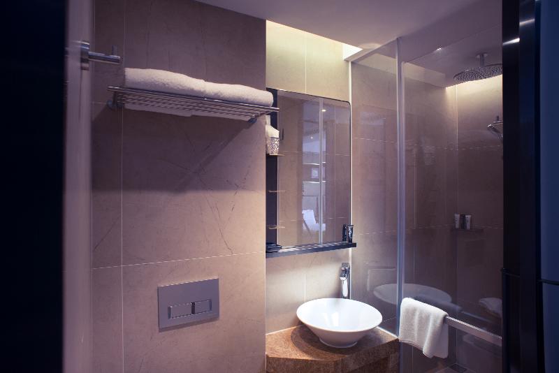 اتاق سوپریور با تخت بزرگ, Soravit On Granville