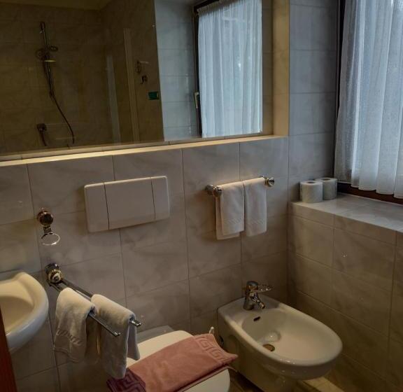 اتاق سوپریور با بالکن, Sport Hotel Wildgall