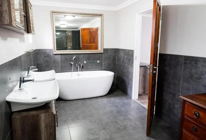 Perhehuone, Villa Gracia Guesthouse