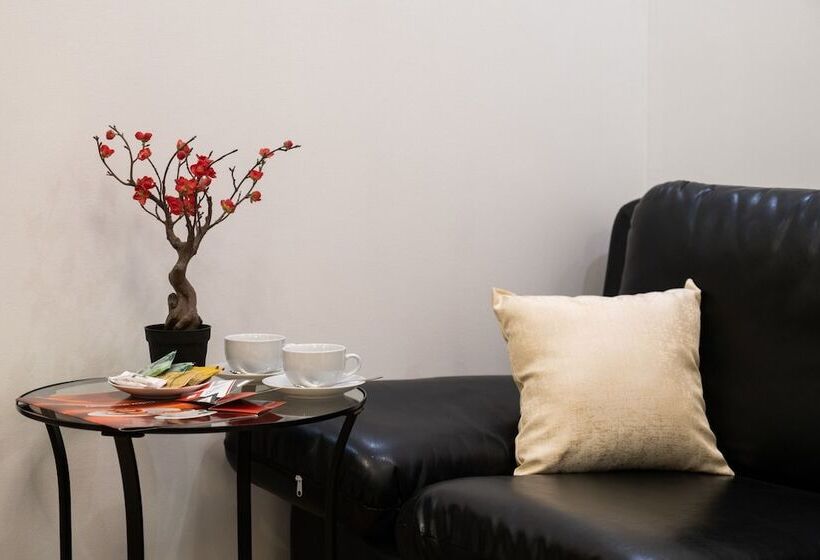 스위트, Minima Hotel Belorusskaya