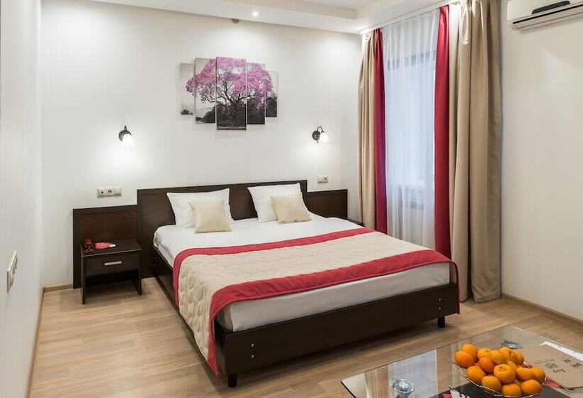 스위트, Minima Hotel Belorusskaya