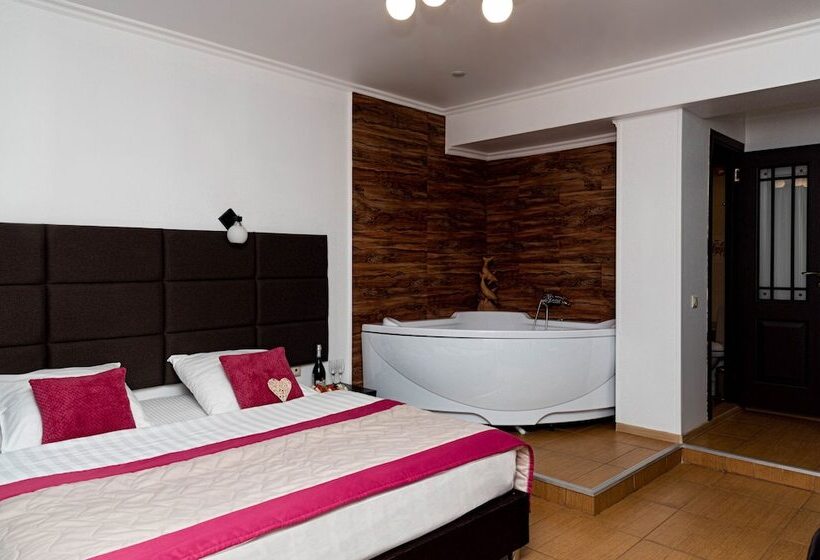 스위트, Minima Hotel Belorusskaya