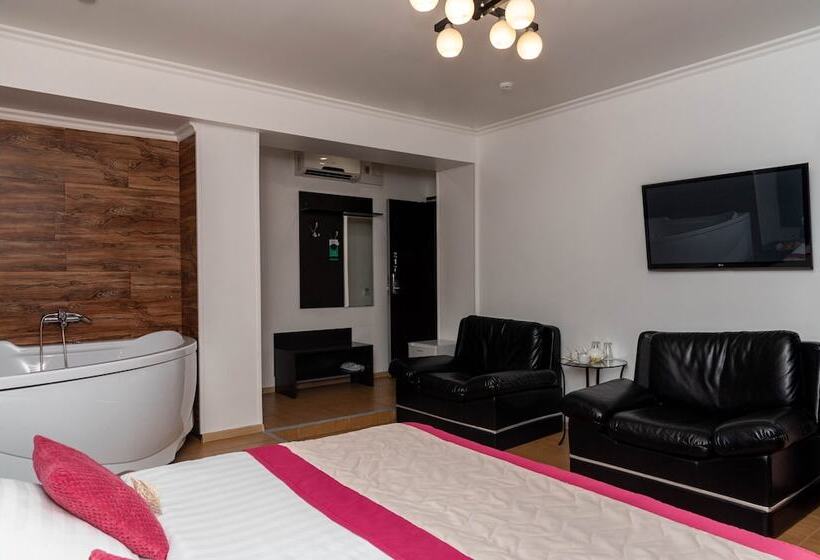 스위트, Minima Hotel Belorusskaya