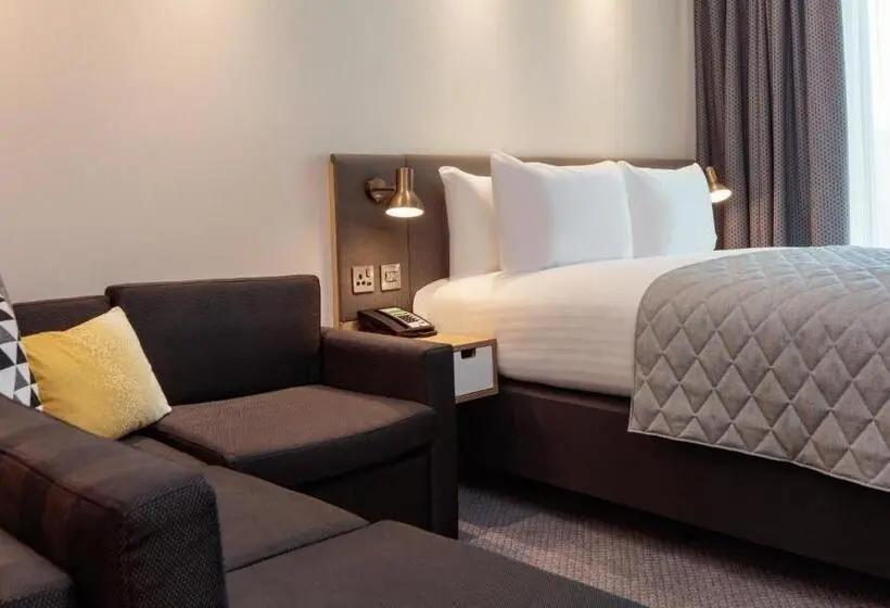 اتاق لوکس با تخت بزرگ, Holiday Inn London Heathrow Bath Road, An Ihg