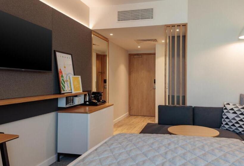 اتاق استاندارد با تخت بزرگ, Holiday Inn London Heathrow   Bath Road, An Ihg