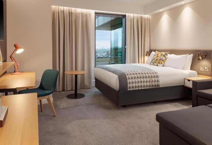 اتاق استاندارد با تخت بزرگ, Holiday Inn London Heathrow   Bath Road, An Ihg