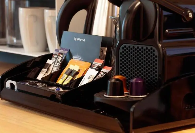 اتاق استاندارد با تخت بزرگ, Holiday Inn London Heathrow Bath Road, An Ihg
