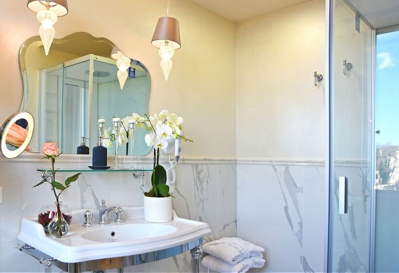 اتاق لوکس, The Moon Boutique Hotel & Spa