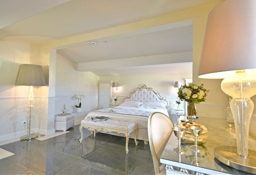 سوییت اجرایی, The Moon Boutique Hotel & Spa