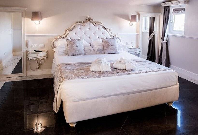 سوییت اجرایی, The Moon Boutique Hotel & Spa