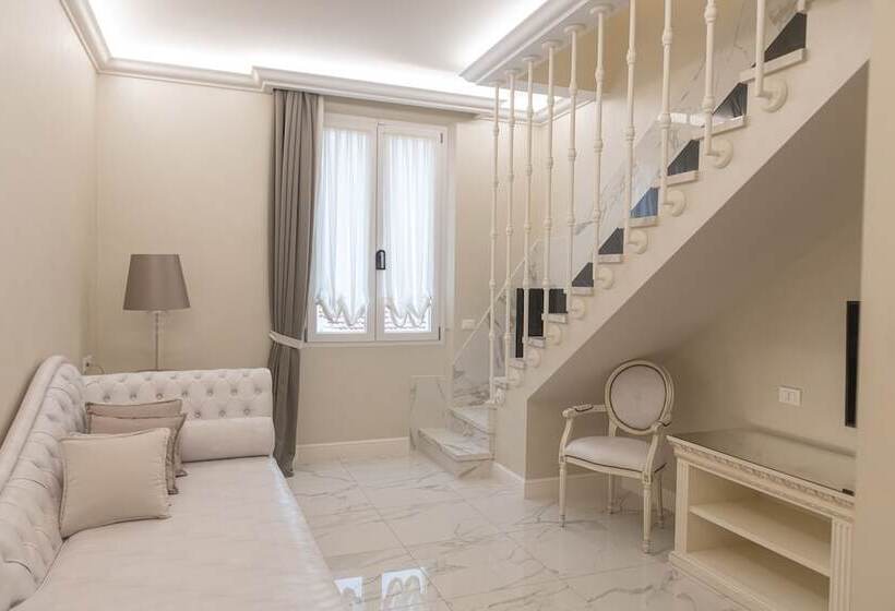 سوییت اجرایی, The Moon Boutique Hotel & Spa