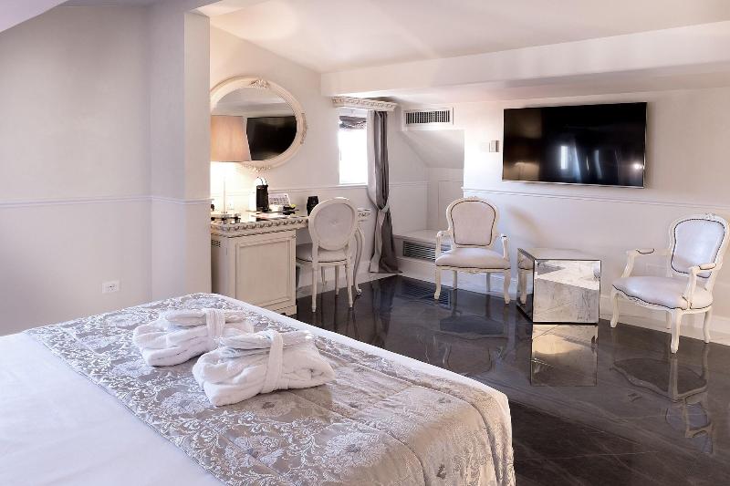 سوییت اجرایی, The Moon Boutique Hotel & Spa