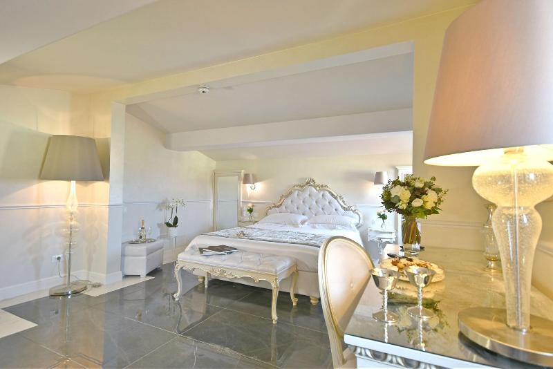 سوییت اجرایی, The Moon Boutique Hotel & Spa