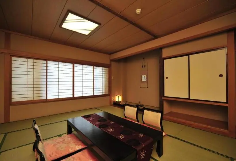 ファミリールーム, Yumoto Itaya