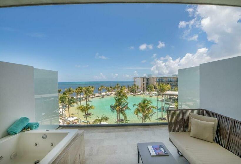 Junior Suite with Views