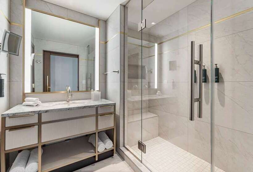 带大床的标准间, The Charter Hotel Seattle, Curio Collection By Hilton