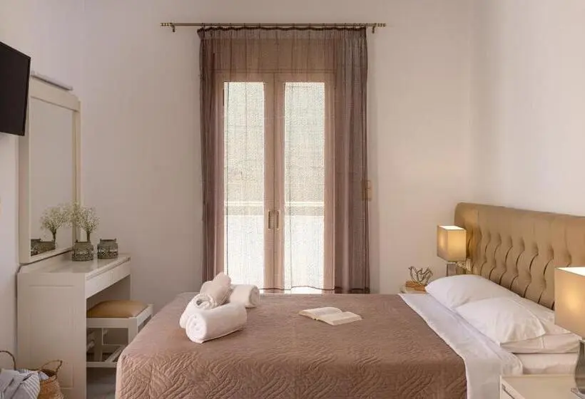 スタンダードスタジオ, Marie κelly Apartments