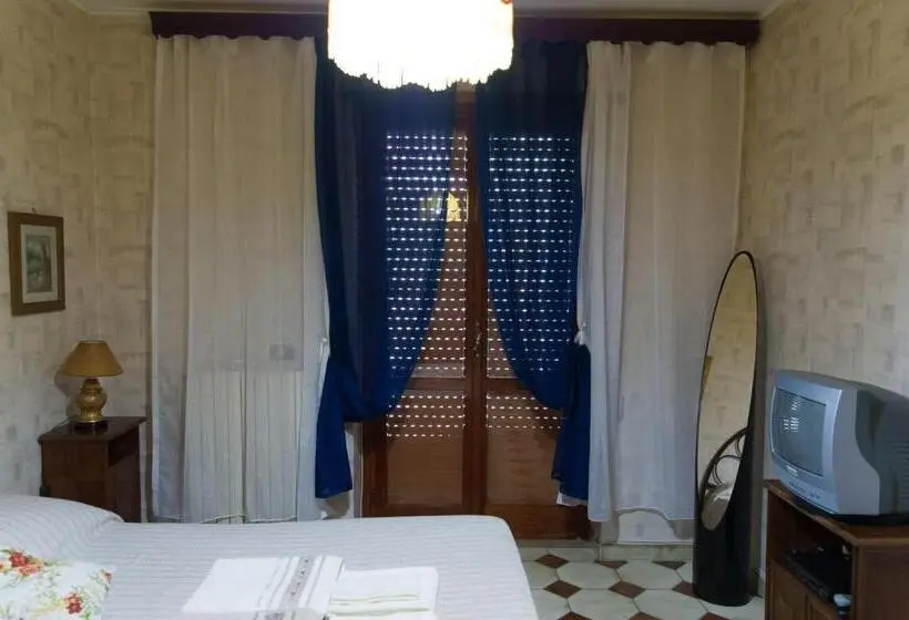 Standard Kolmen Hengen Huone, B&b Anxur
