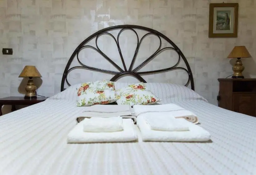 Standard Kolmen Hengen Huone, B&b Anxur