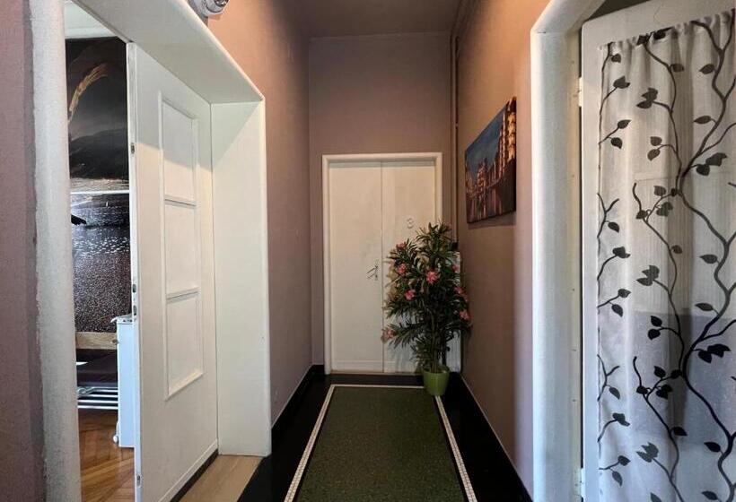 اتاق استاندارد چهارنفره با سرویس بهداشتی مشترک, B&b Piazza Della Vittoria