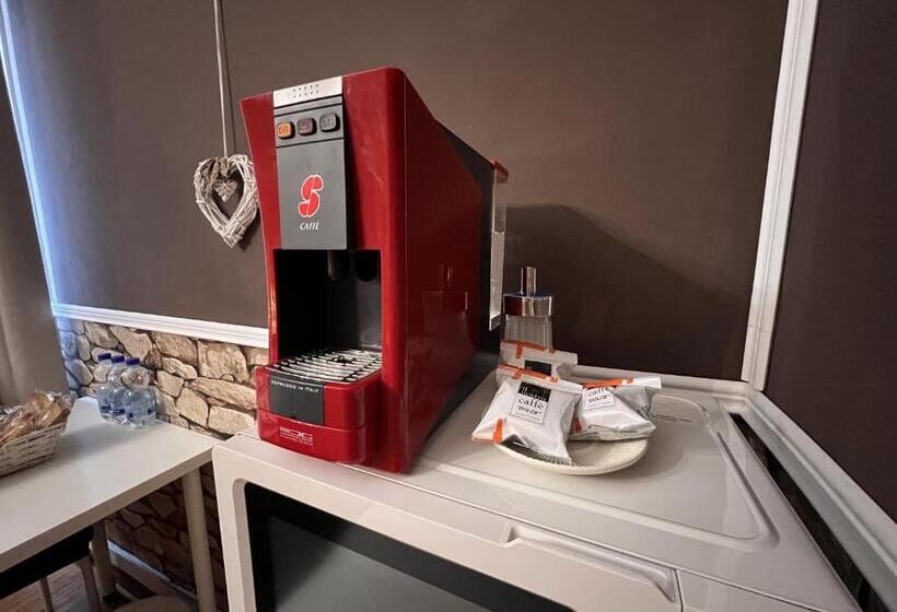 اتاق چهار تخته با دستشویی مشترک, B&b Piazza Della Vittoria