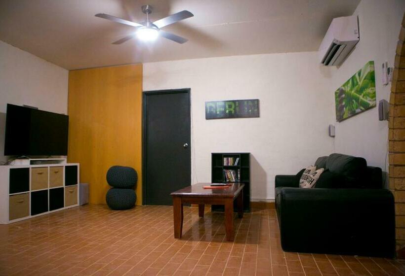 اتاق استاندارد, Breakaway Views 374 Alp St