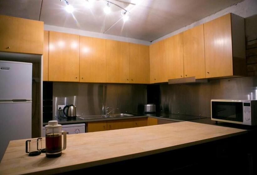 اتاق لوکس, Breakaway Views 374 Alp St