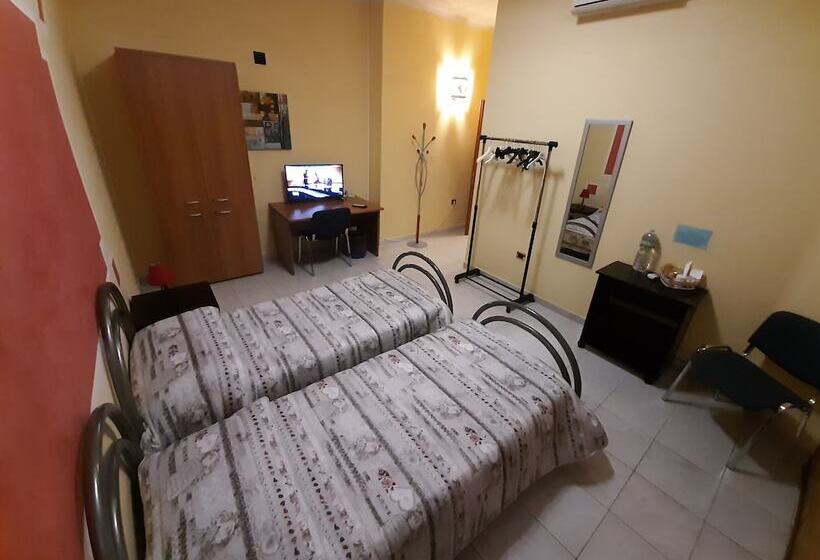 Quarto Triplo Estandar, Sassari   Copenaghen House   Zona Ospedale