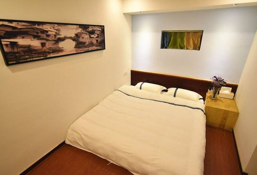 Номер Комфорт, Ease Hostel